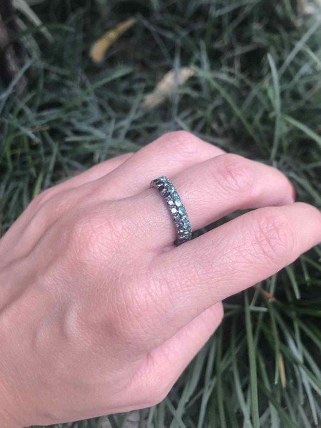 Aliança Inteira Diamantes Negros Grandes