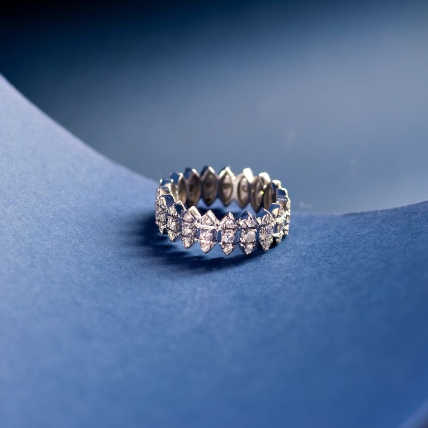 Aliança Inteira Navetes Diamantes
