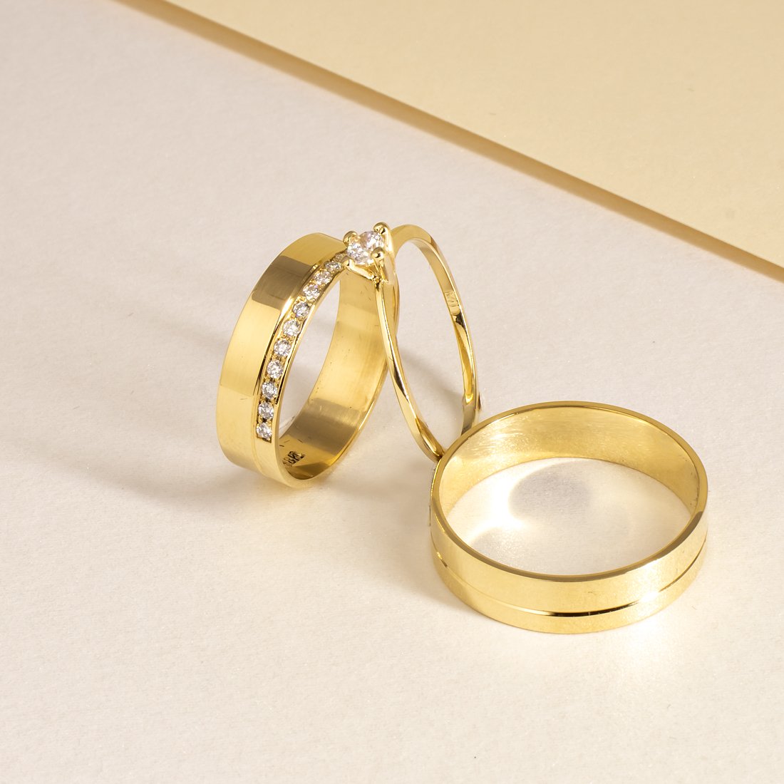 Aliança Larga Fio Diamantes 18k