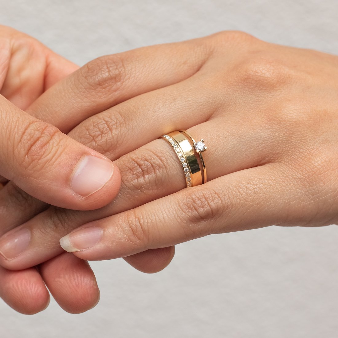 Aliança Larga Fio Diamantes 18k