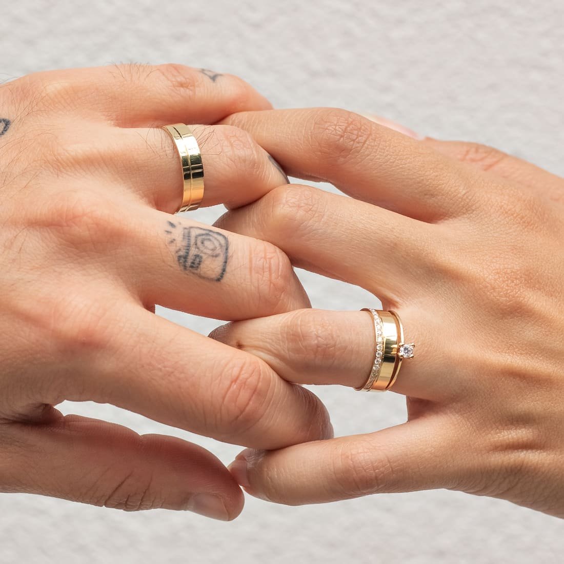 Aliança Larga Fio Diamantes 18k