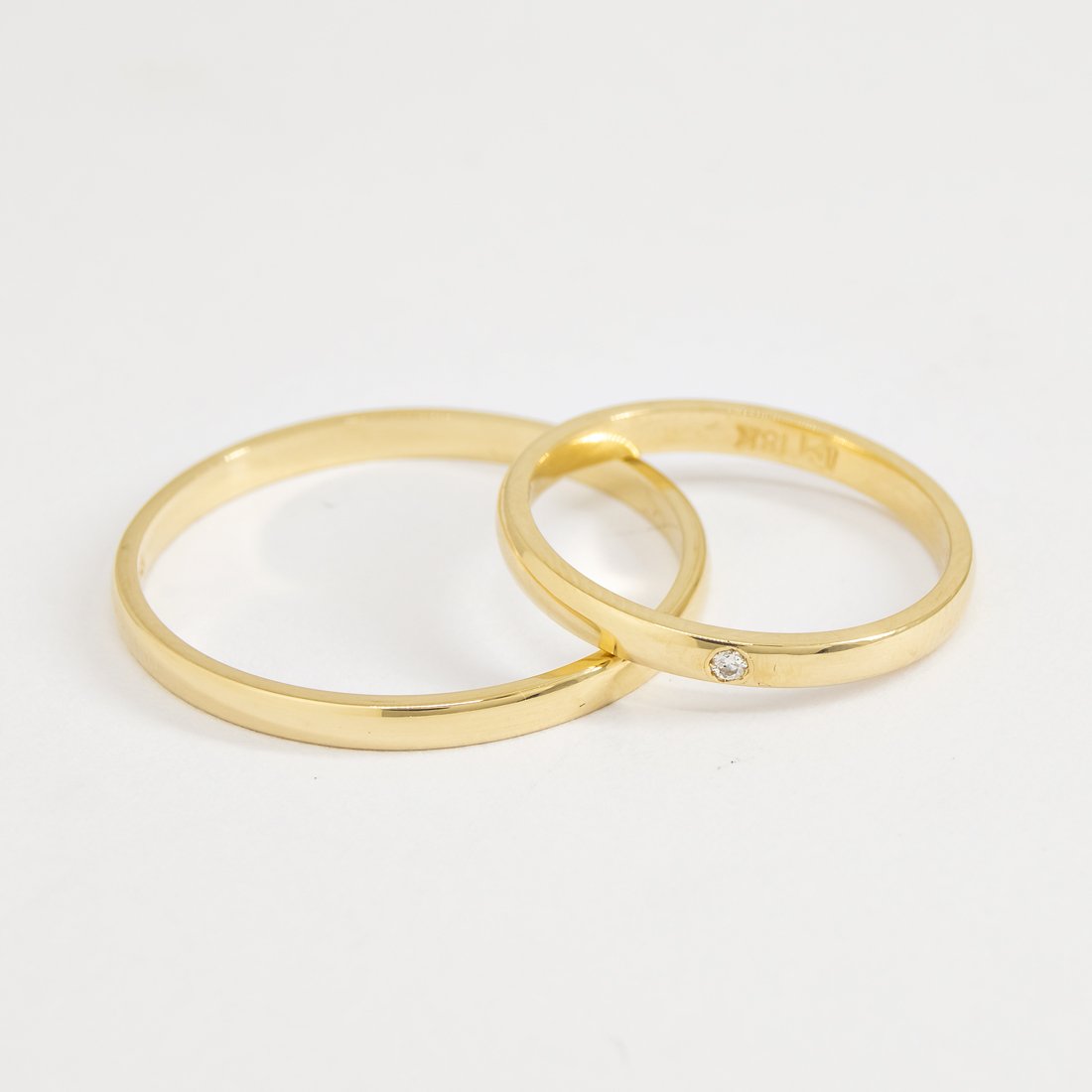 Aliança Lisa 2,2mm Com Diamante 18k