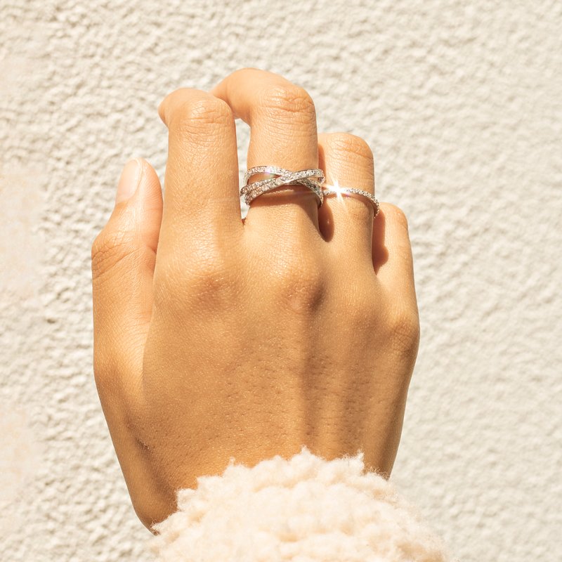 Anel 3 aros intercalados diamantes