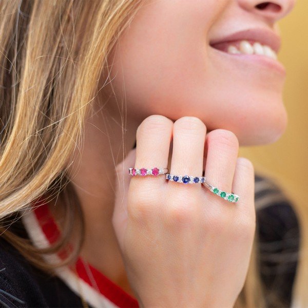 Anel Diamantes e Esmeraldas