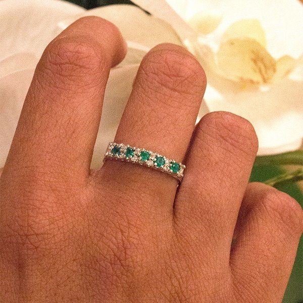 Anel Diamantes e Esmeraldas
