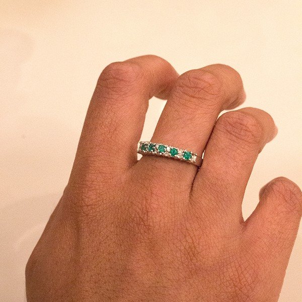 Anel Diamantes e Esmeraldas