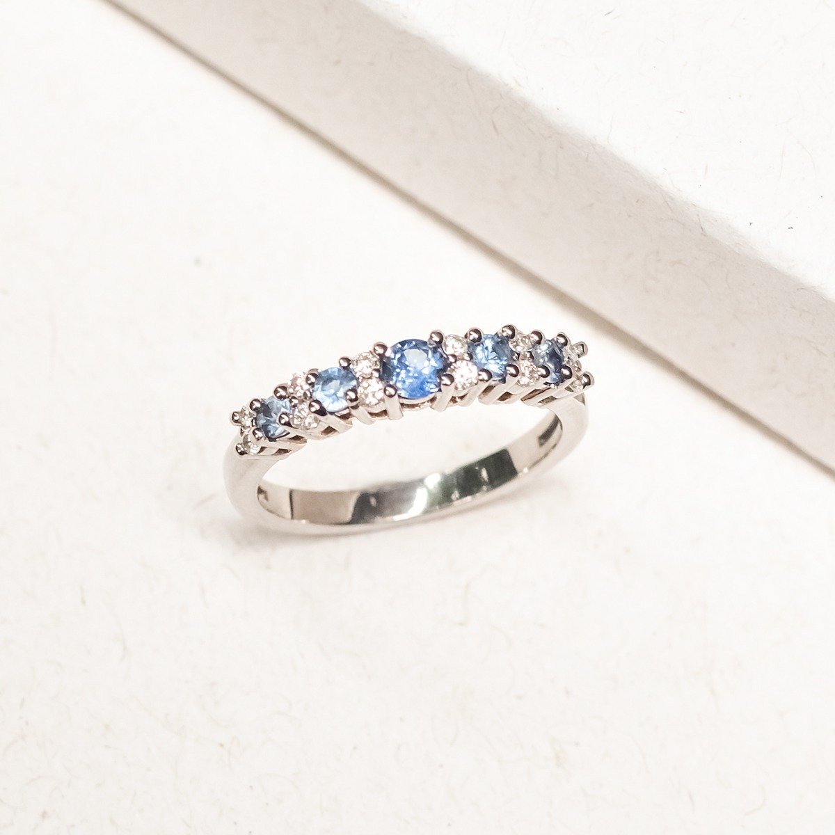 Anel Diamantes e Safira