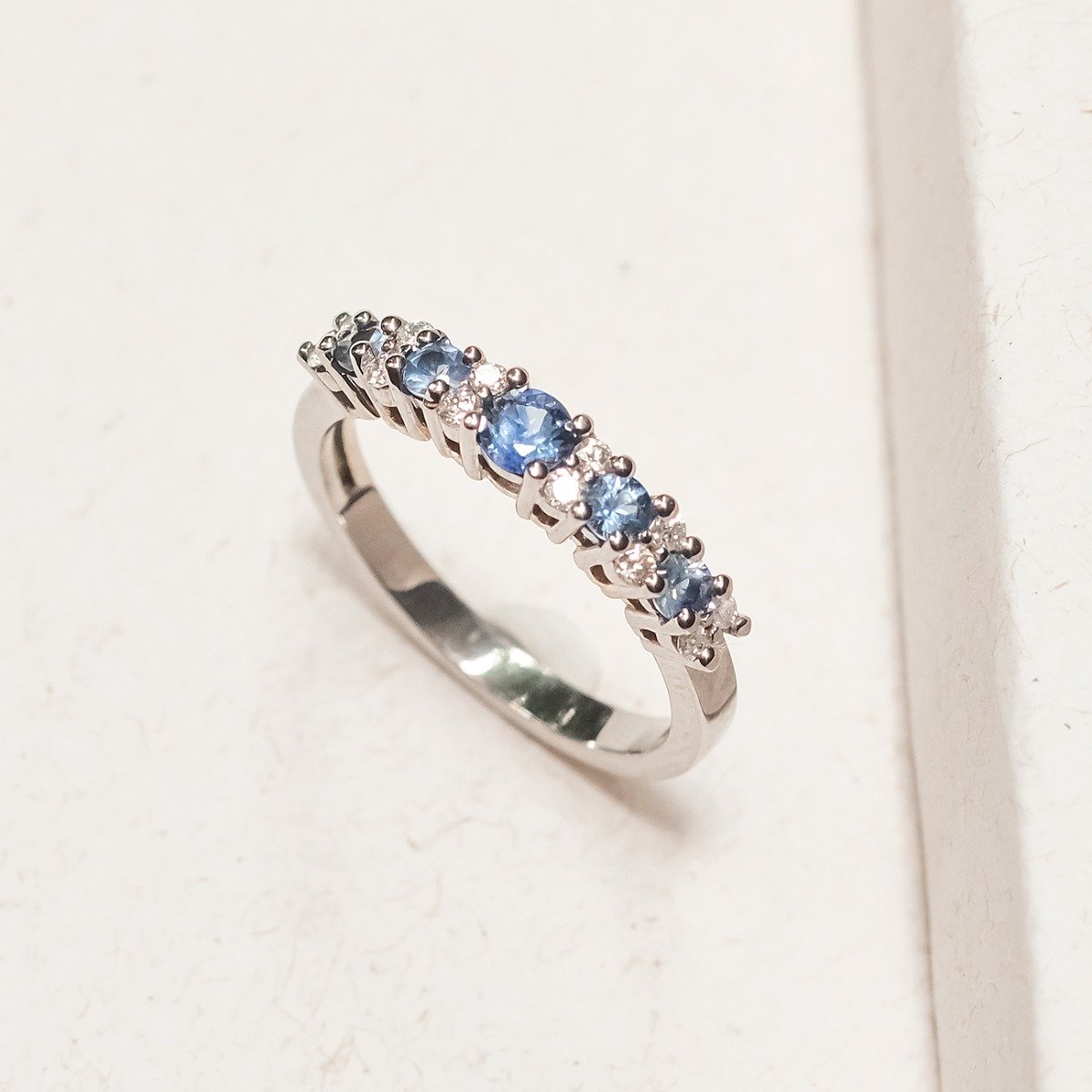 Anel Diamantes e Safira