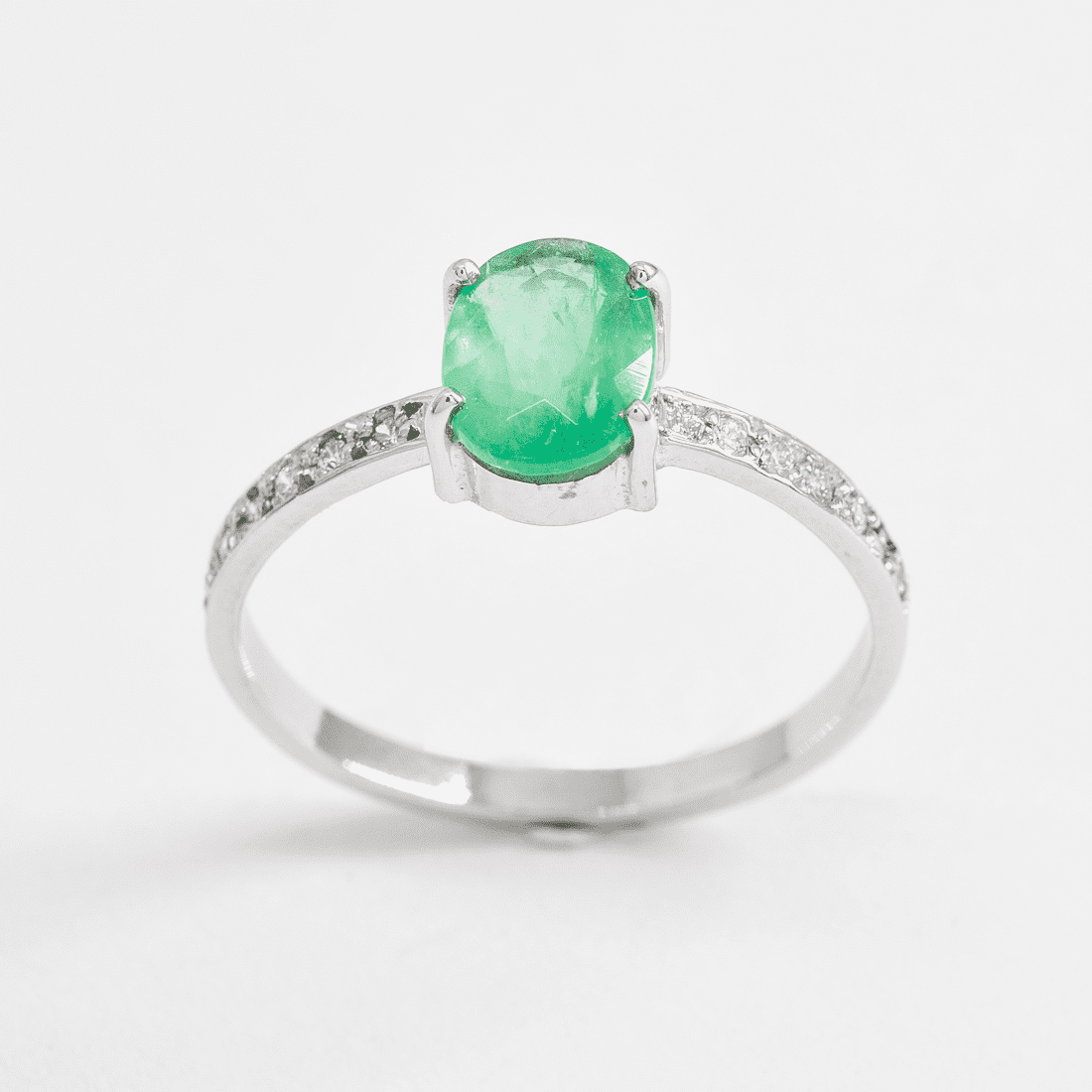 Anel Esmeralda Oval Aro Diamantes
