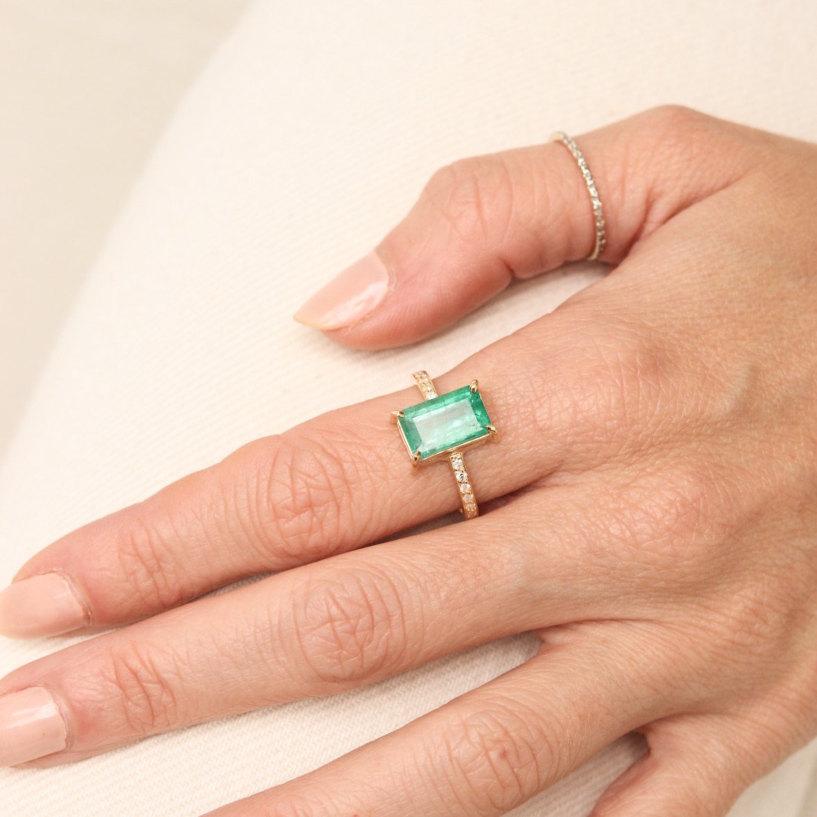 Anel Esmeralda Retangular Power Aro Diamantes