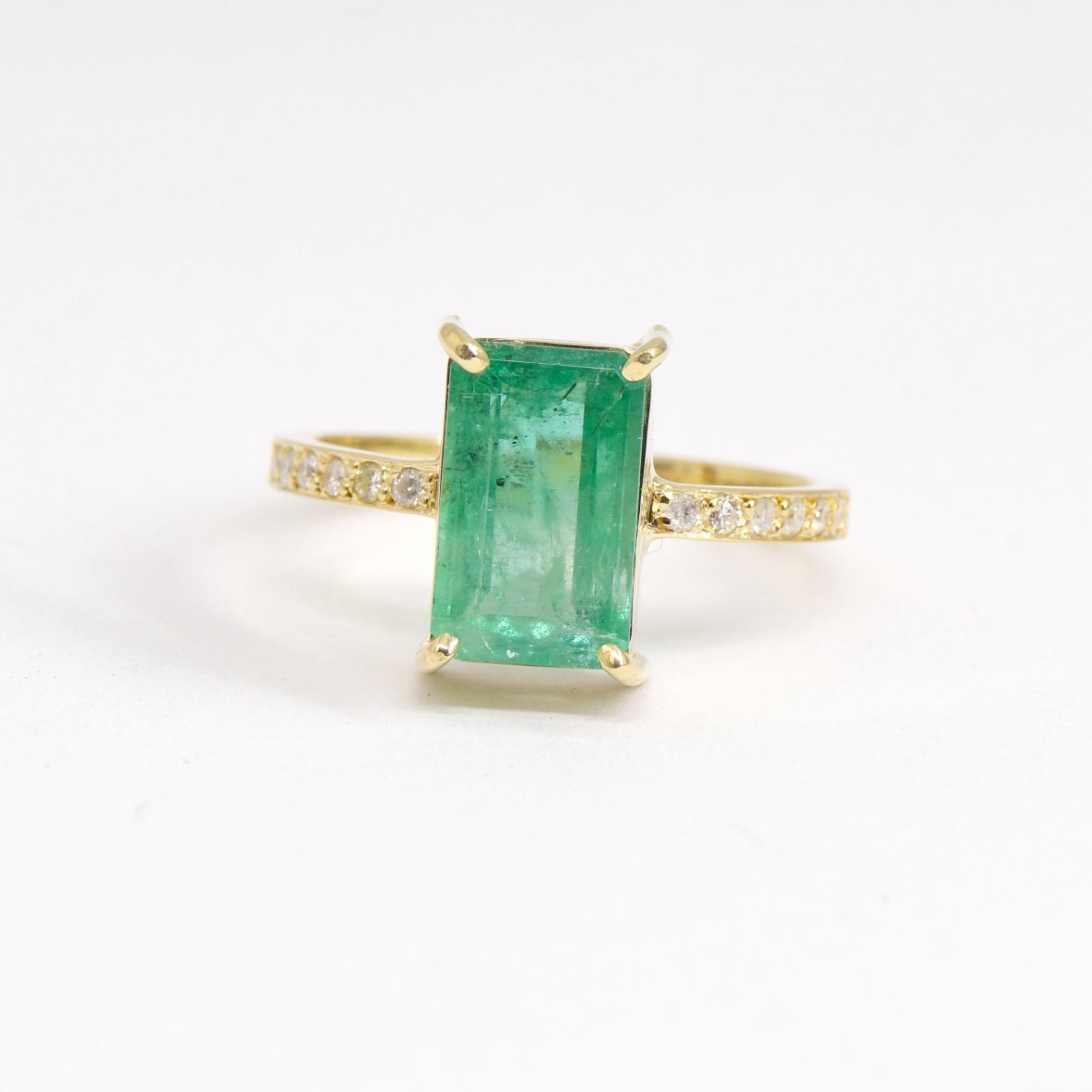 Anel Esmeralda Retangular Power Aro Diamantes
