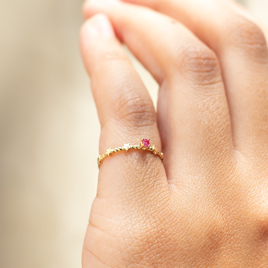 Anel Fininho Ouro 18k Rubi Estrelinhas 