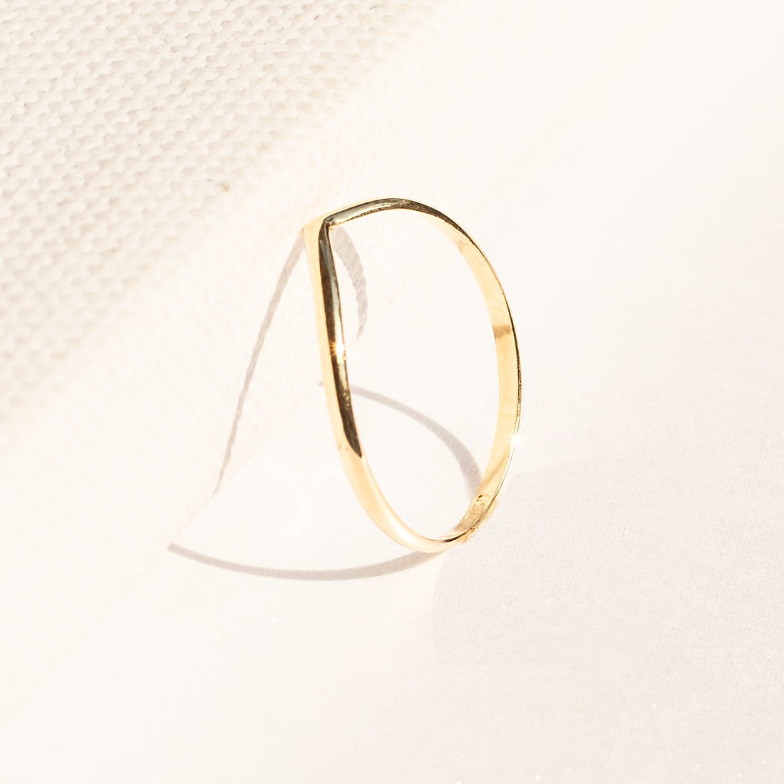 Anel Fininho V Ouro 18K