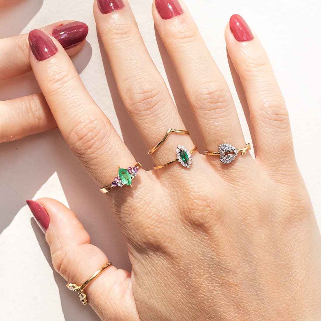 Anel Fininho V Ouro 18K