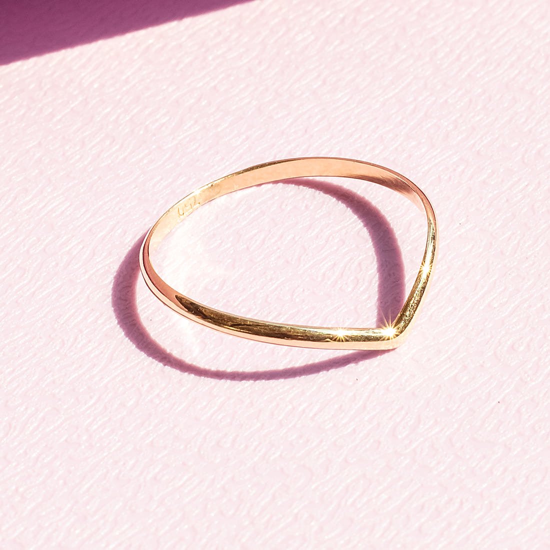Anel Fininho V Ouro 18K