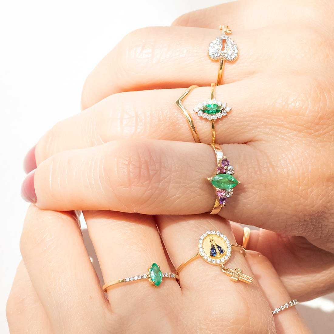 Anel Fininho V Ouro 18K