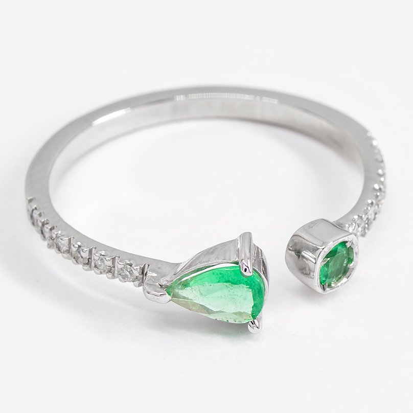 Anel Garra Esmeraldas e Diamantes