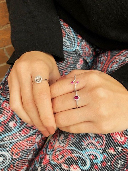 Anel Garras Inversas Diamantes e Rubis