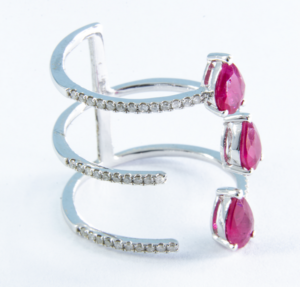 Anel Garras Triplas Diamantes e Gotas Rubis