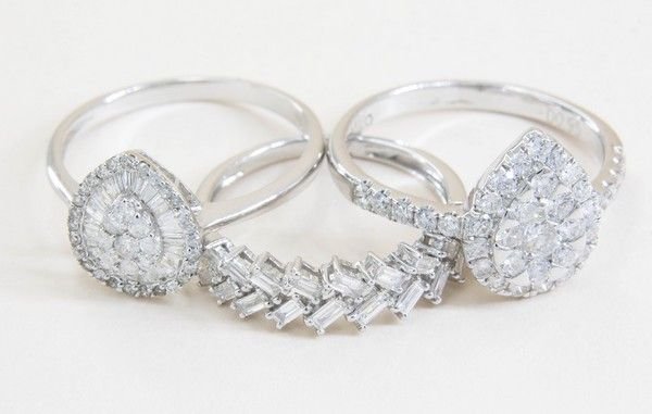 Anel Gota Diamantes Baguetes e Brilhantes