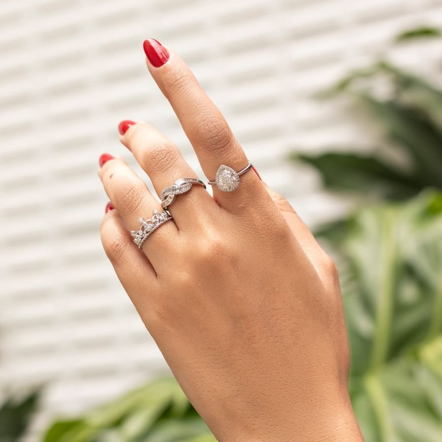 Anel Gota Diamantes Baguetes e Brilhantes