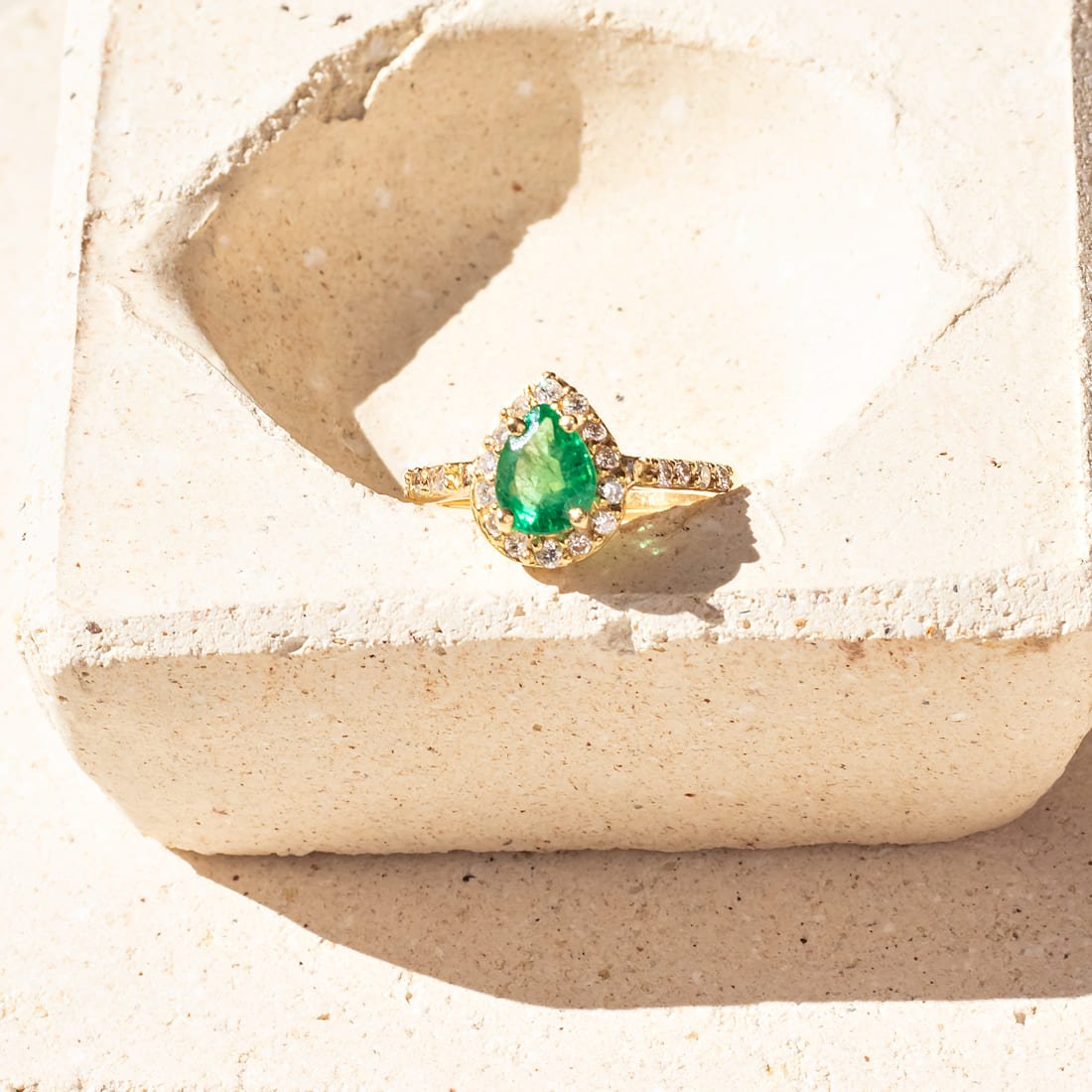 Anel Gota Esmeralda Princess Diamantes
