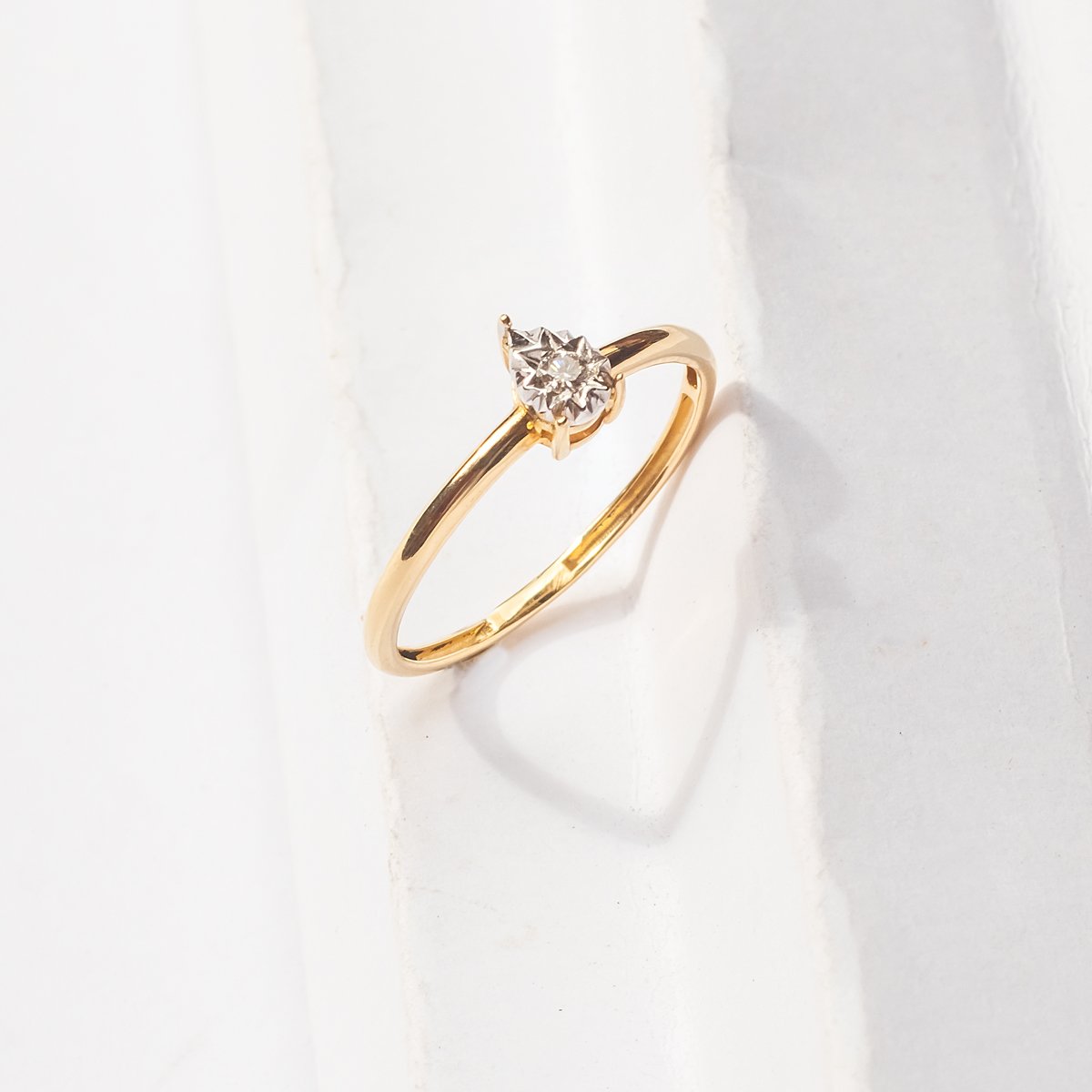 Anel Gota Ponto de Luz Diamantes Ouro 18k