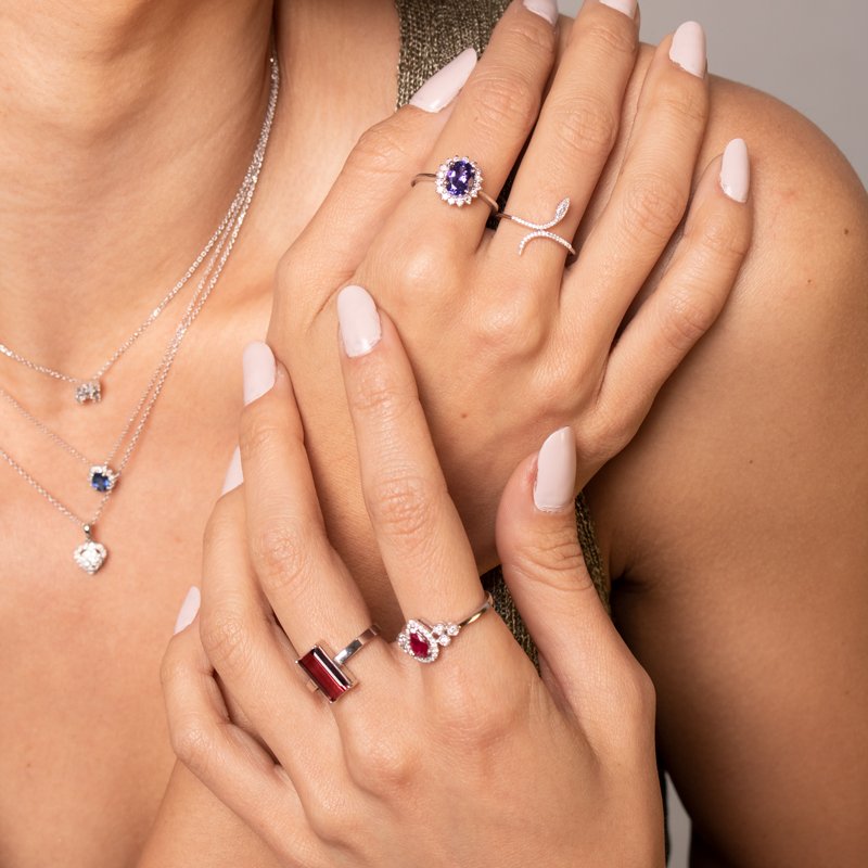 Anel gota rubi diamantes