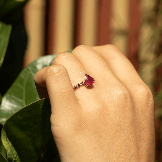 Anel Gota Rubi Diamantes e Rubis