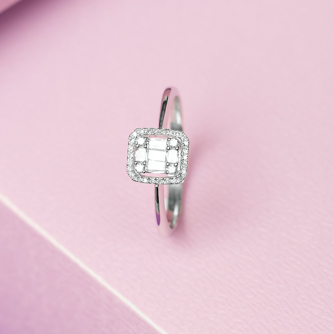 Anel Moldura Retangular Diamantes