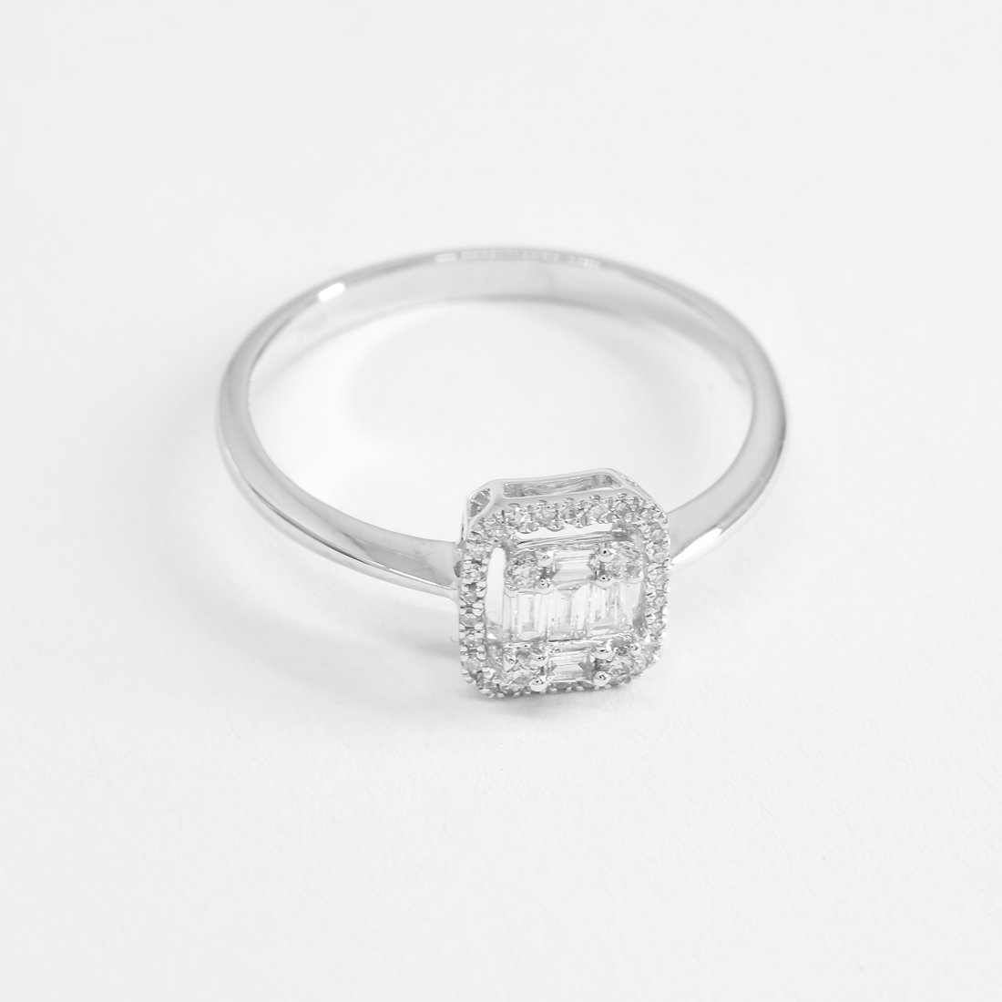 Anel Moldura Retangular Diamantes