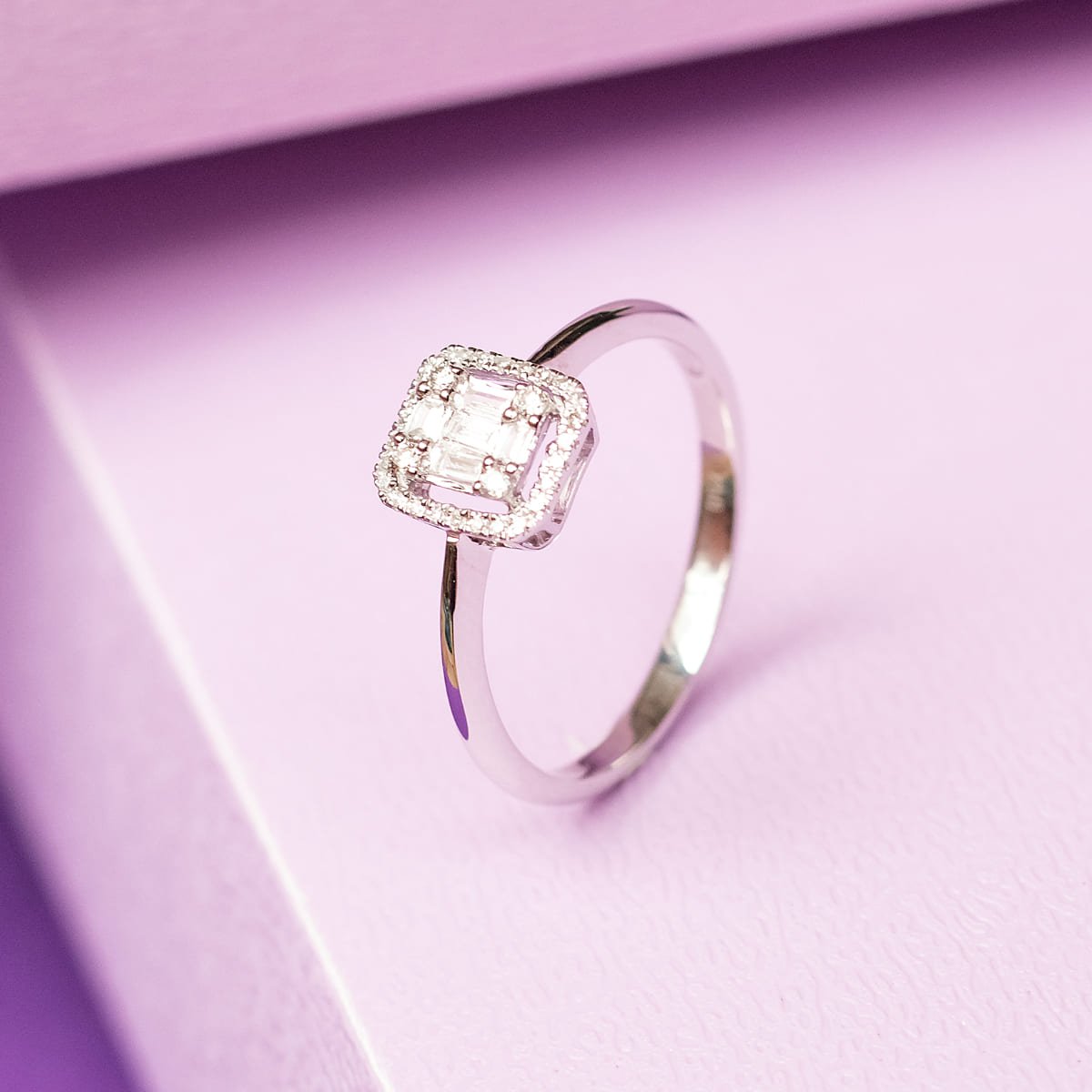 Anel Moldura Retangular Diamantes