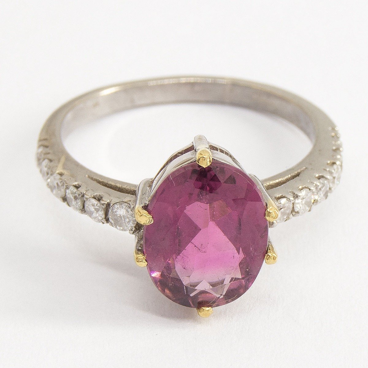 Anel Ouro 18K Turmalina Rosa com Diamantes no aro 