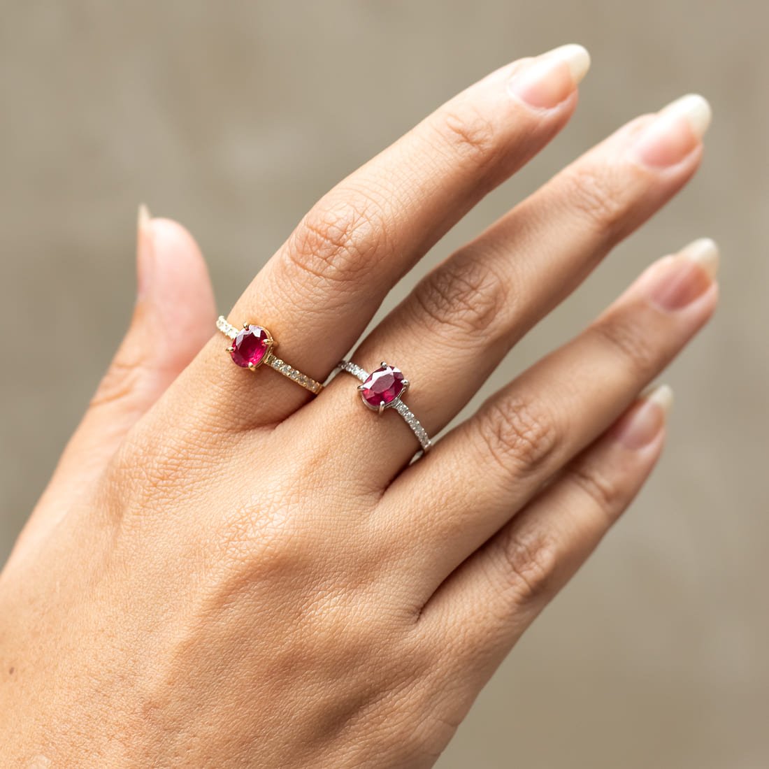 Anel Oval Big Rubi e Diamantes