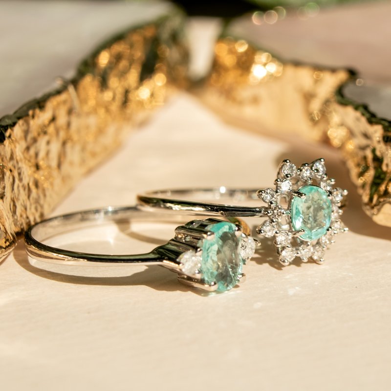 Anel Oval Turmalina Paraíba Double Diamantes 