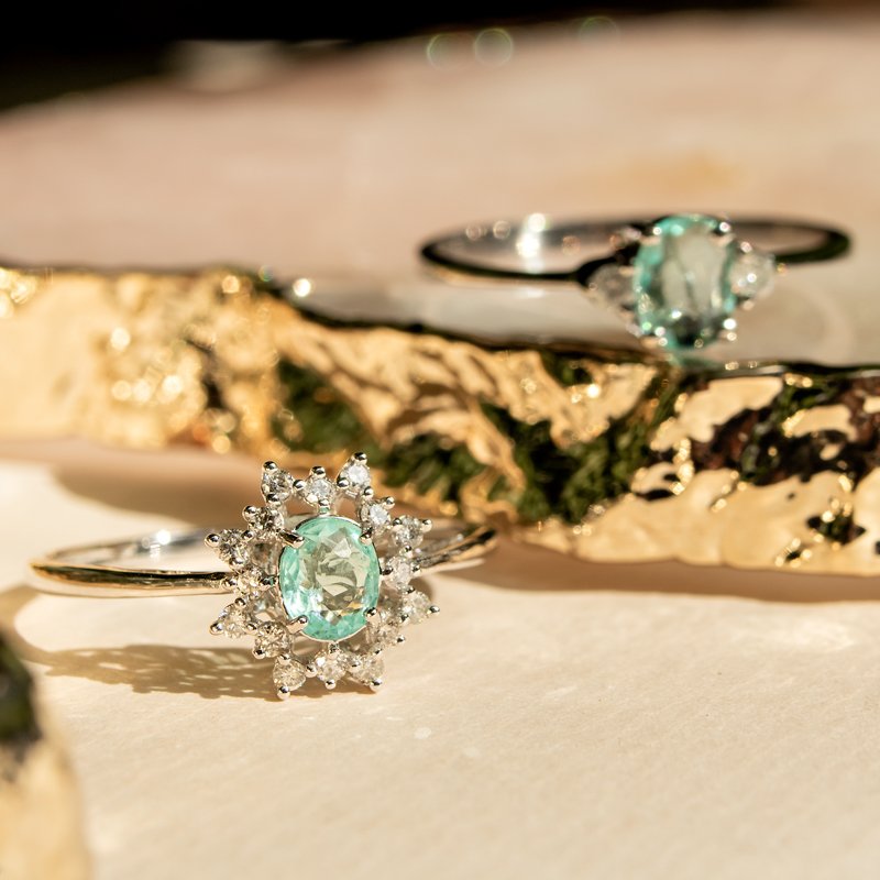 Anel Oval Turmalina Paraíba Double Diamantes 