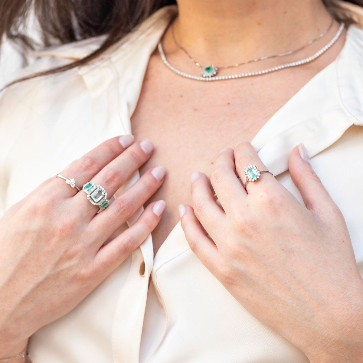 Anel Premium Diamantes Água Marinha e Esmeraldas