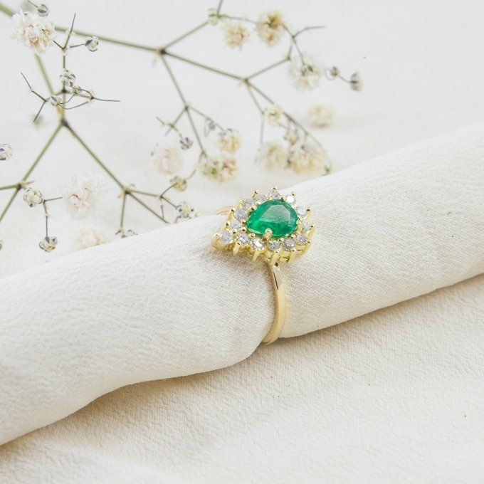 Anel Princess Gota Esmeralda e Diamantes Extra