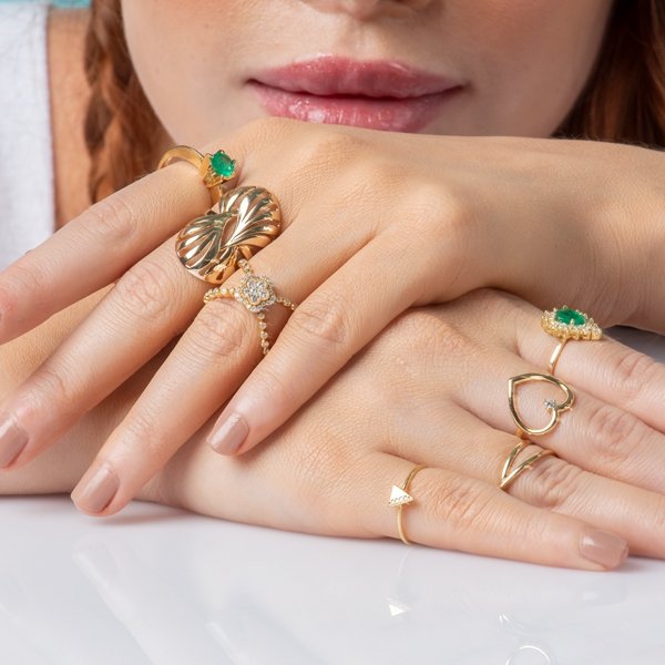 Anel Princess Gota Esmeralda e Diamantes Extra