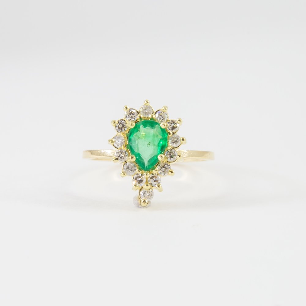 Anel Princess Gota Esmeralda e Diamantes Extra