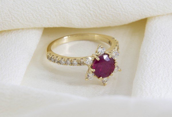 Anel Rubi Estrela Diamantes