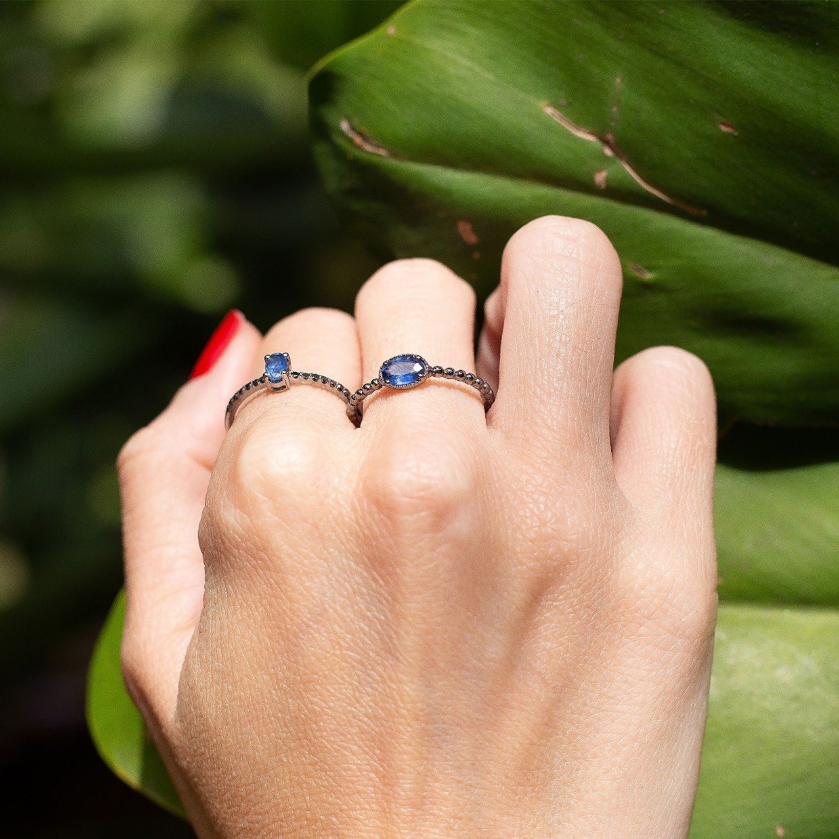 Anel Safira Oval Diamantes Negros