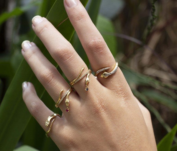 Anel Snake Esmeralda e Diamantes
