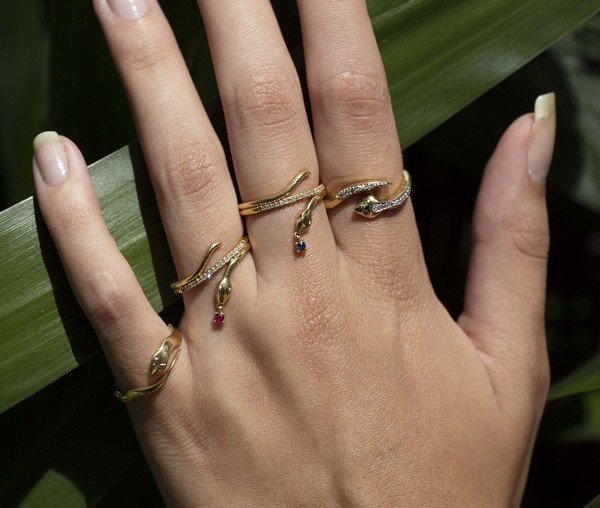 Anel Snake Esmeralda e Diamantes