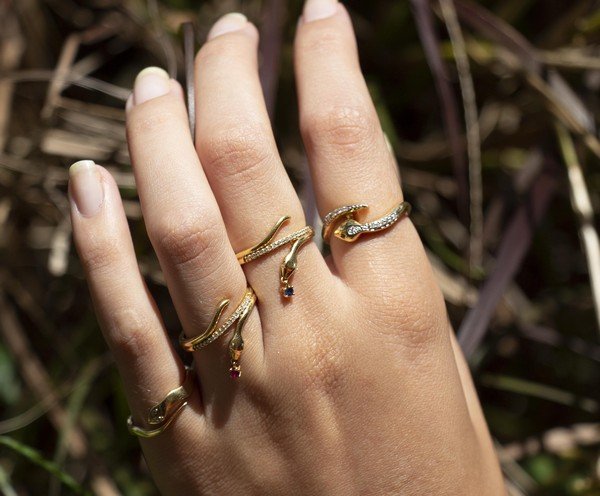 Anel Snake Esmeralda e Diamantes