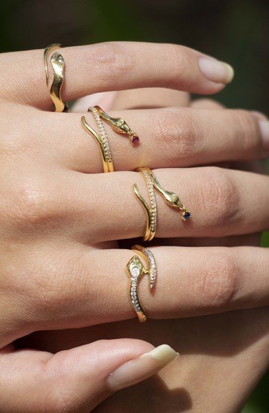 Anel Snake Esmeralda e Diamantes