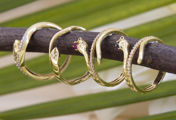 Anel Snake Esmeralda e Diamantes