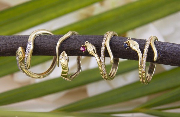 Anel Snake Esmeralda e Diamantes