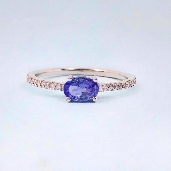 Anel Tanzanita Oval Diamantes Ouro 18K