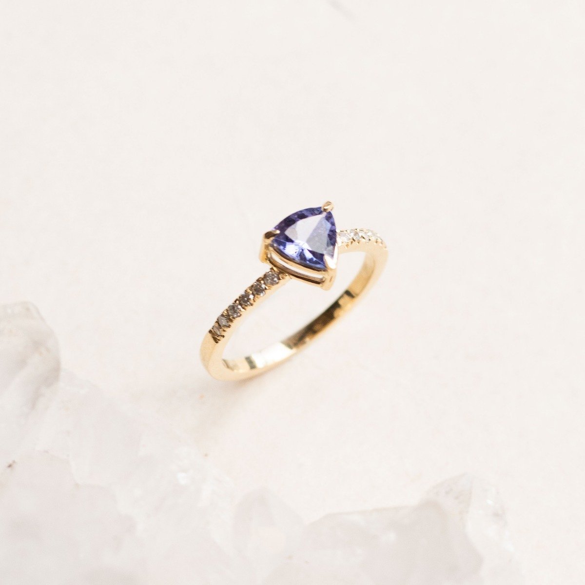 Anel Trilhon Tanzanita Diamantes